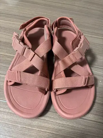 TEVA 허리케인 버지 핑크 샌들