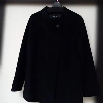 INDIVI 블랙 A라인 숏코트 사이즈 40