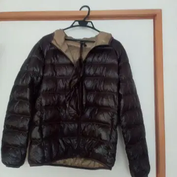 유니클로 PREMIUM ULTRA LIGHT 다운 후드티 L 수납 봉투