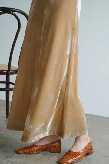 새상품 택 포함 CLANE FLOW VELVET SKIRT