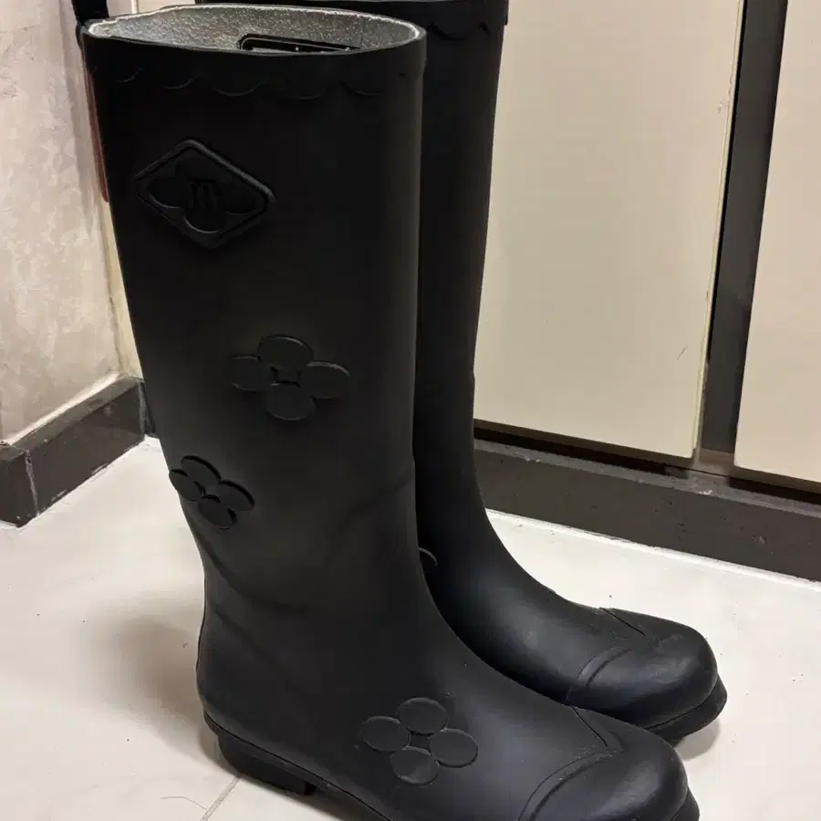 rockfish × kim minju rain boots Minju Kim x Rockfish Collaboration Rain Boots | Bunjang Global