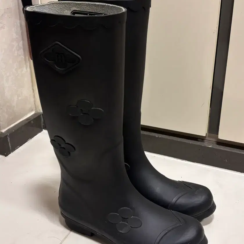 Minju Kim x Rockfish Collaboration Rain Boots | Bunjang Global