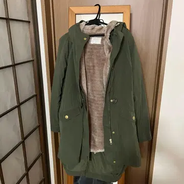 Discoat 후드 부착 모즈 코트 올리브