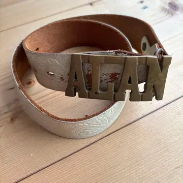 HTC 가죽 벨트 스터드 벨트 크림색 30인치 엠보