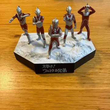 울트라 괴수 희극 빛나라! 울트라 오형제 울트라 명감 피규어