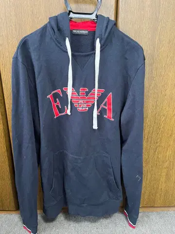 EA7 네이비 후드티 M 사이즈