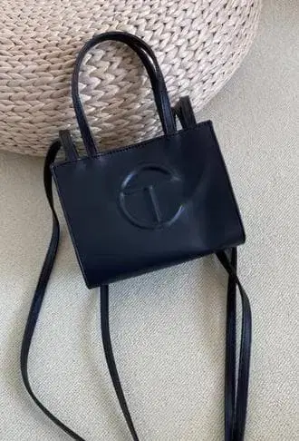 Telfar 블랙 숄더백 로고 수납 가방 포함