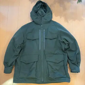 UNIQLO 화이트 마운티니어링 다운 자켓