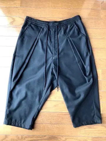 시착만 한 gramb 하프 슬랙스