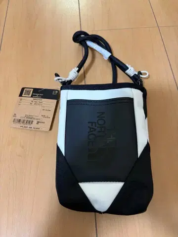 THE NORTH FACE BC 넥 파우치 화이트/블랙