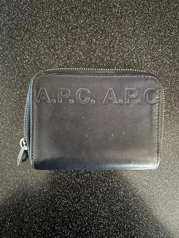 A.P.C. 네이비 가죽 접이식 지갑