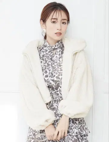 SNIDEL 스나이델 보아 바리에 마운틴 파카 아이보리 아이리