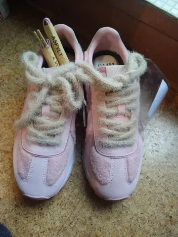 ASFVLT 게이트 핑크 스니커즈 23.5cm 핑크 컬러 여분 끈 포함