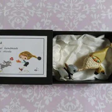 arica aki 수염을 잡아당기는 고양이 브로치