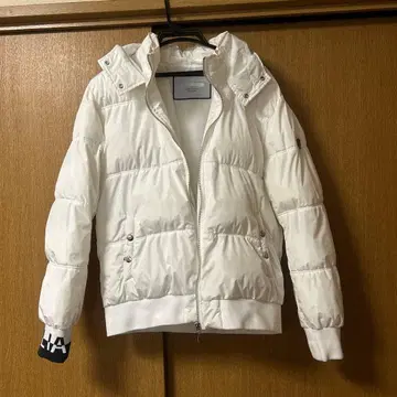 화이트 다운 자켓 L 사이즈