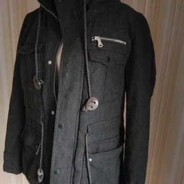 다크 그레이 밀리터리 자켓 후드 부착