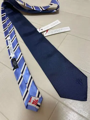 미사용 새상품 GIRAFFE 네이비 실크 넥타이