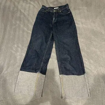 Discoat 플레어 컷 다크 블루 데님