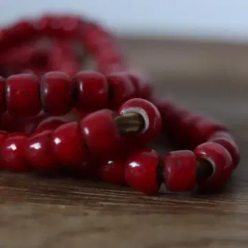 레어!! 화이트하츠 올드 비즈 약 7mm 한 줄 짙은 빨강 피빨강