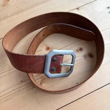 가죽제 브라운 벨트 팔각형 버클