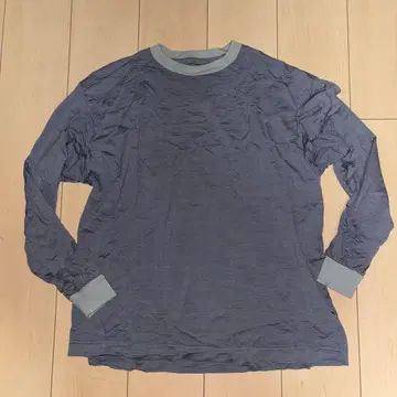 스트라이프 패턴 긴팔 티셔츠 네이비