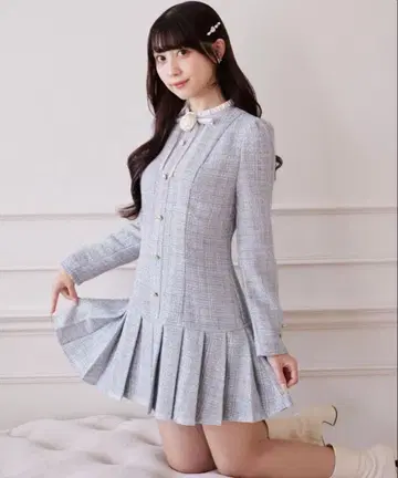 아이스 블루 플레어 스커트 원피스