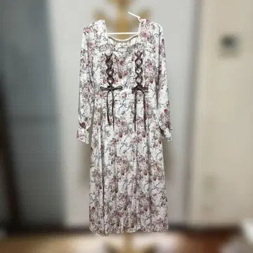 엑시즈팜 꽃무늬 긴팔 롱 원피스