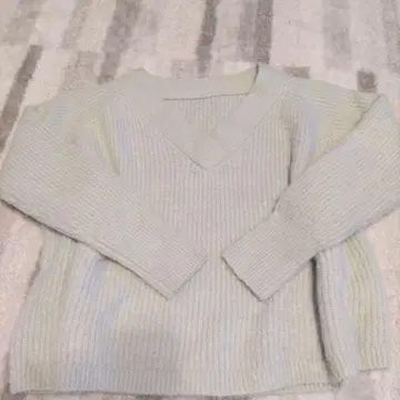 리브 V넥 스웨터 L 사이즈 라이트 그린 일요일까지 한정 할인입니다