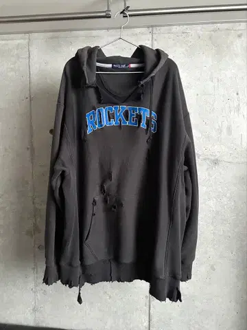ROCKETS 데미지 가공 후드티 블랙 보로 맨투맨