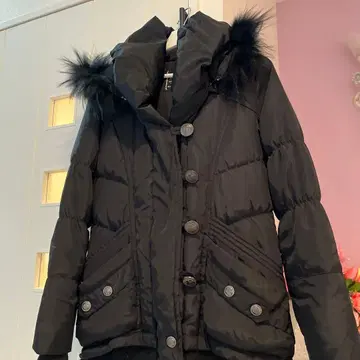 후드 부착 멋스러운 다운 코트