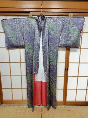 코몬 기모노 보라색과 그린 꽃무늬 빨간 밑단