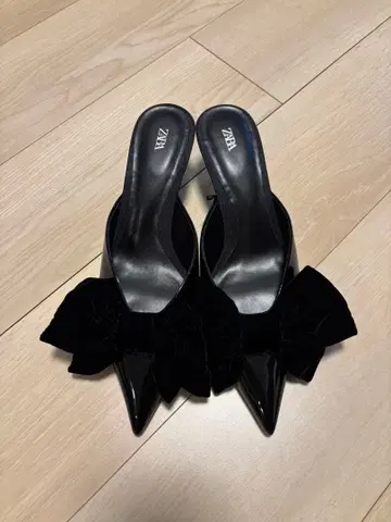ZARA 블랙 리본 포함 뮬
