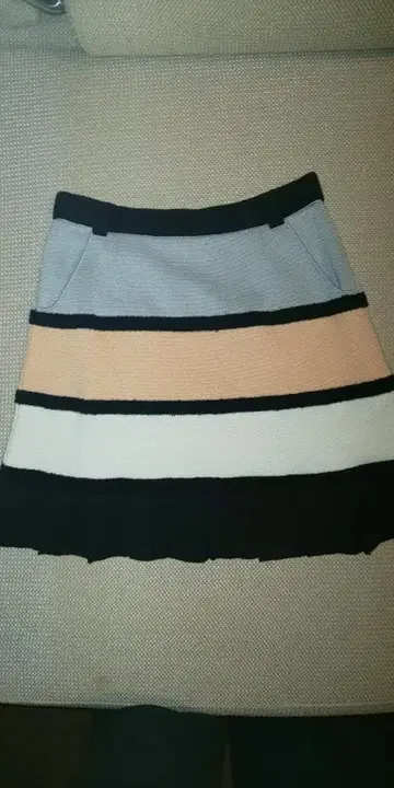 알치비오의 스트라이프 프릴 골프 스커트