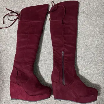 빨간색 스웨이드풍 롱 부츠 백리본 포함 미사용 새상품