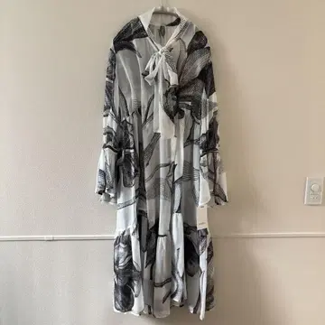 새상품 [ SNIDEL ] 스카프 넥 일레헴 원피스