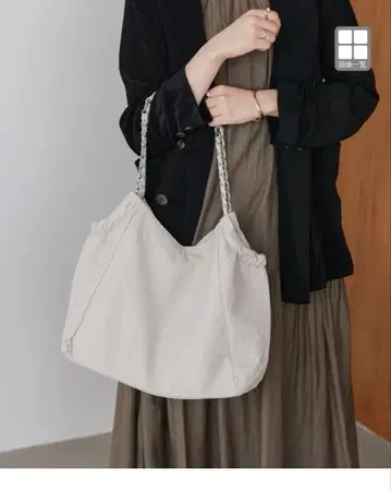 신상 부즈루드 엠보싱 체인 백