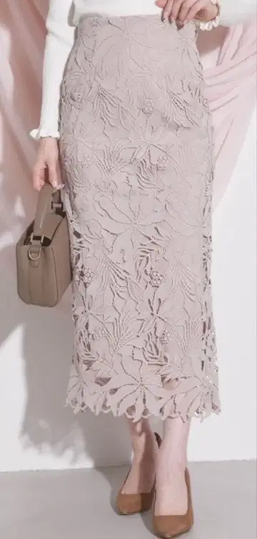 [ tocco closet ] 컷워크 플라워 레이스 자수 타이트 스커트