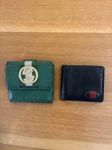 이단 접이식 지갑 블랙과 그린 가죽제