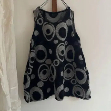 울 융모 블라우스 튜닉 지우 센소유니코 그레이 계열 도형 패턴