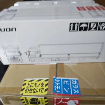 UD Trucks Quon 미니카 1/43 스케일