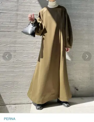PERNA 볼륨 소매 롱 코트