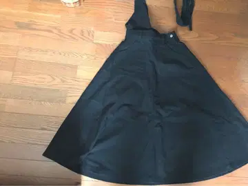 double name 원숄더 점퍼 스커트