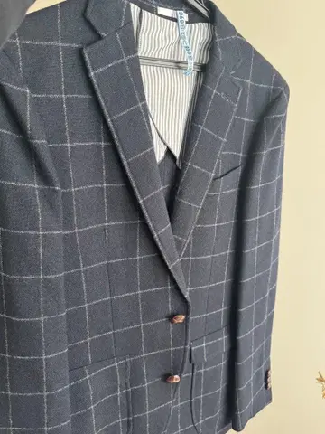 네이비 체크 무늬 테일러드 자켓