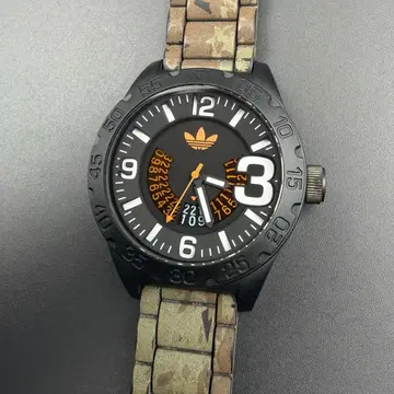 adidas / 아디다스 뉴버그 카모플라주 쿼츠 손목시계 데이트