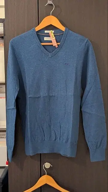 Peak Performance 캐시미어 브랜드 V넥 스웨터 M 사이즈