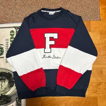 FILA 보더 디자인 맨투맨