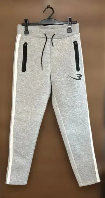바디 메이커 그레이 조거 팬츠 사이드 스트라이프 M