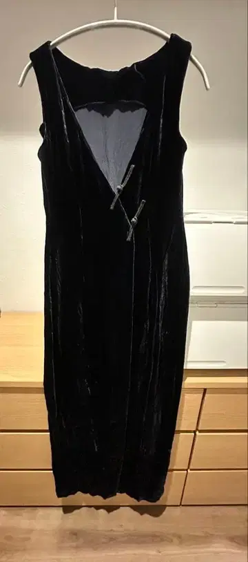 네이비 벨벳 슬리브리스 원피스