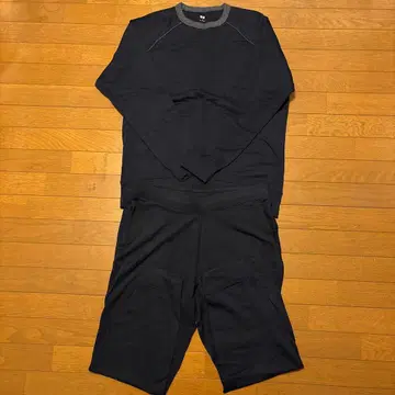 네이비 긴팔 상의와 팬츠 세트