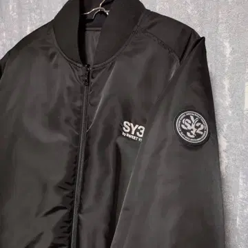 SY3 MA-1 스타일 블랙 자켓 리버서블 아사쿠라 미쿠루 착용